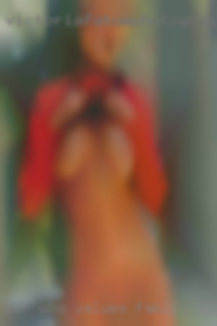 Per who values family girls life from Berwick.