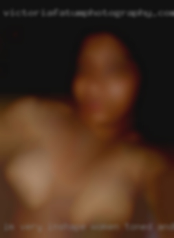 I'm very inshape women toned and muscular.